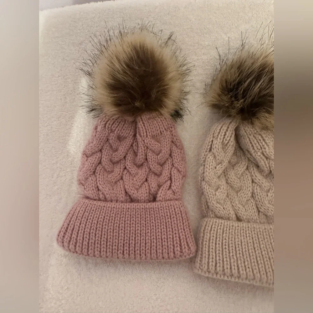 POM POM WINTER HAT NWOT